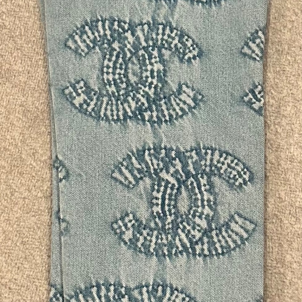 New Season CHANEL denim jeans size 38 Fr 100% Authentic with tags, never worn - Picture 2 of 4
